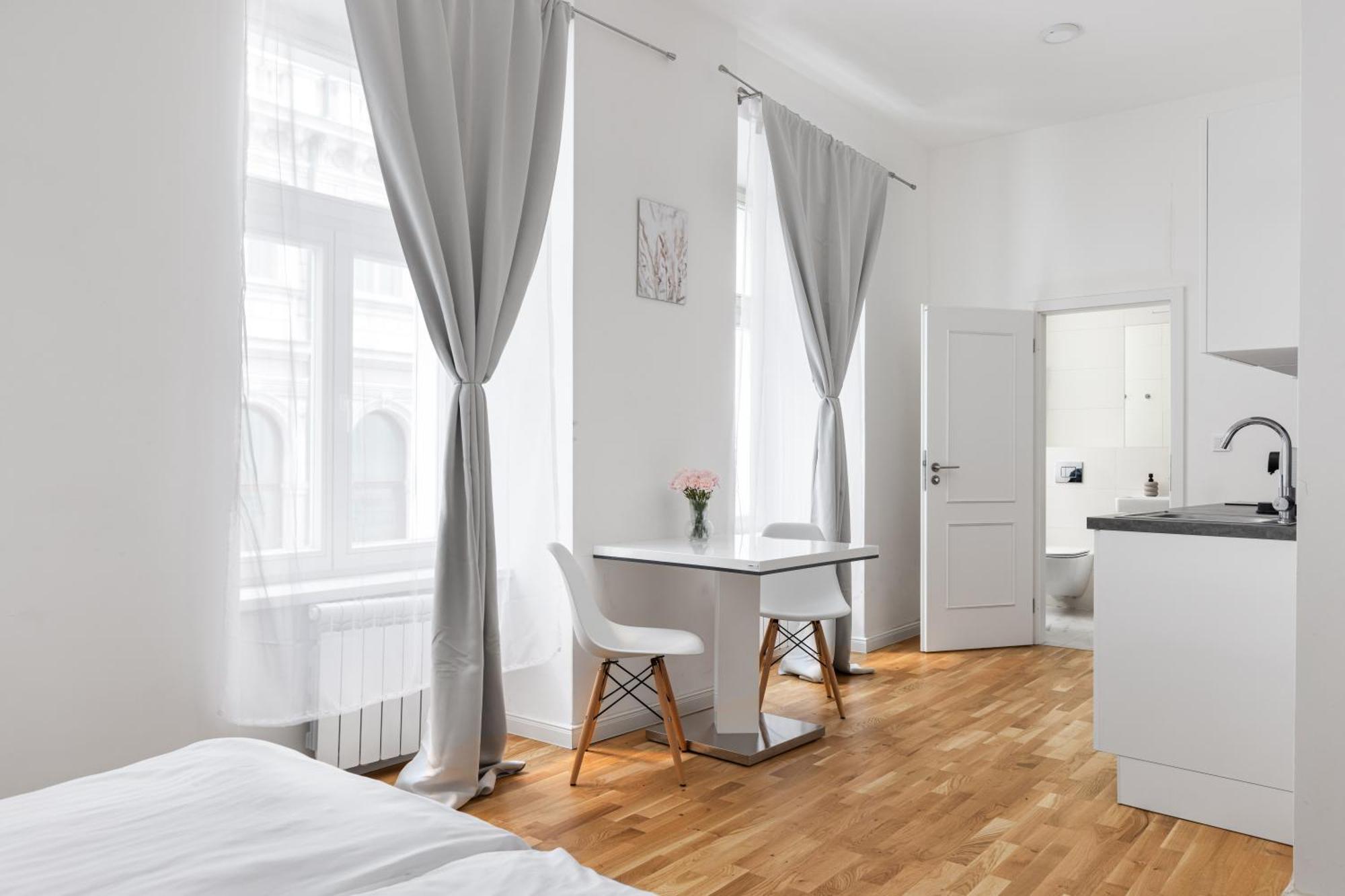 Stay2Gether Beige Nest - Metro Florenc Praga Zewnętrze zdjęcie
